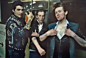 Photos of London subway in 1970-1980