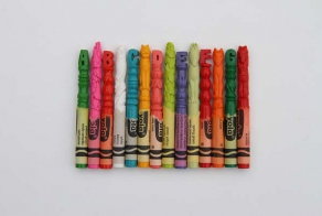What This Girl Did With A Box Of Crayons Is Amazing