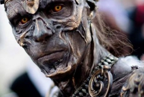 The Most Epic Zombie Costume Of All Time