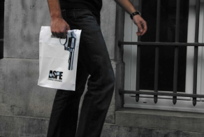 These 25 Shopping Bags Are Almost Too Clever For Their Own Good.