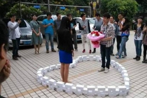 Man Buys 99 iPhones to Propose to His Girlfriend