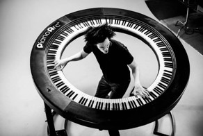 Keyboardist Invents A Circular Piano