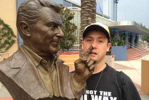 People Who Ruined These Statues In The Best Way Possible