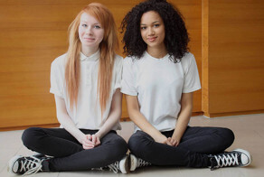 These Twin Sisters Look Totally Different