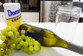 These Easy-To-Make Frozen Drunken Grapes Are The Perfect Summer Treat!