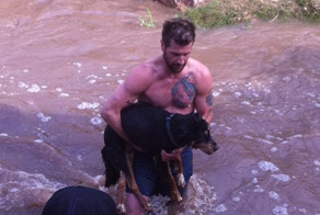 Stranger Undresses And Jumps Into Cold River To Save Drowning 13-Year-Old Dog