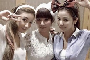 63-Year-Old Mom With Her 41, 40 And 36-Year-Old Daughters Stun The World With Their Youthful Looks