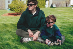 Guy Photoshops Himself Into Childhood Pics To Hang Out With His Childhood Self