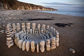 Artist Spends Hours Arranging Natural Objects Into Stunning Mandalas, Leaves Them For You To Find