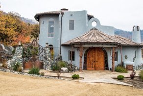 This House Looks Ordinary From The Outside, Until You Step Inside And See Why It Costs $7,600,000