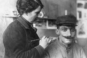In 1917 This Woman Helped Deformed WWI Soldiers By Creating Incredibly Accurate Face Masks
