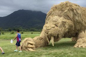 Japanese Continue The Tradition Of Rice Harvest Season By Creating Gigantic Straw Sculptures