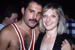 25 Photos Of Freddie Mercury With His First And Only True Love, Mary Austin