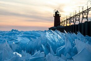 Frozen Lake Michigan Shatters Into Millions Of Pieces And Results In Surreal Imagery