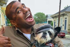 UPS Driver Entertains Himself At Work By Taking Photos With Every Dog He Meets
