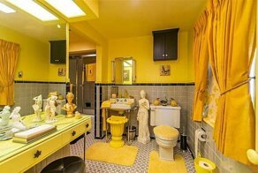 Real Estate Agent Posts 25 Of The Worst Home Design Finds