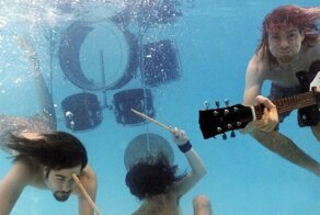 “Float Around”: Photos From Nirvana’s Underwater “Nevermind” Shoot