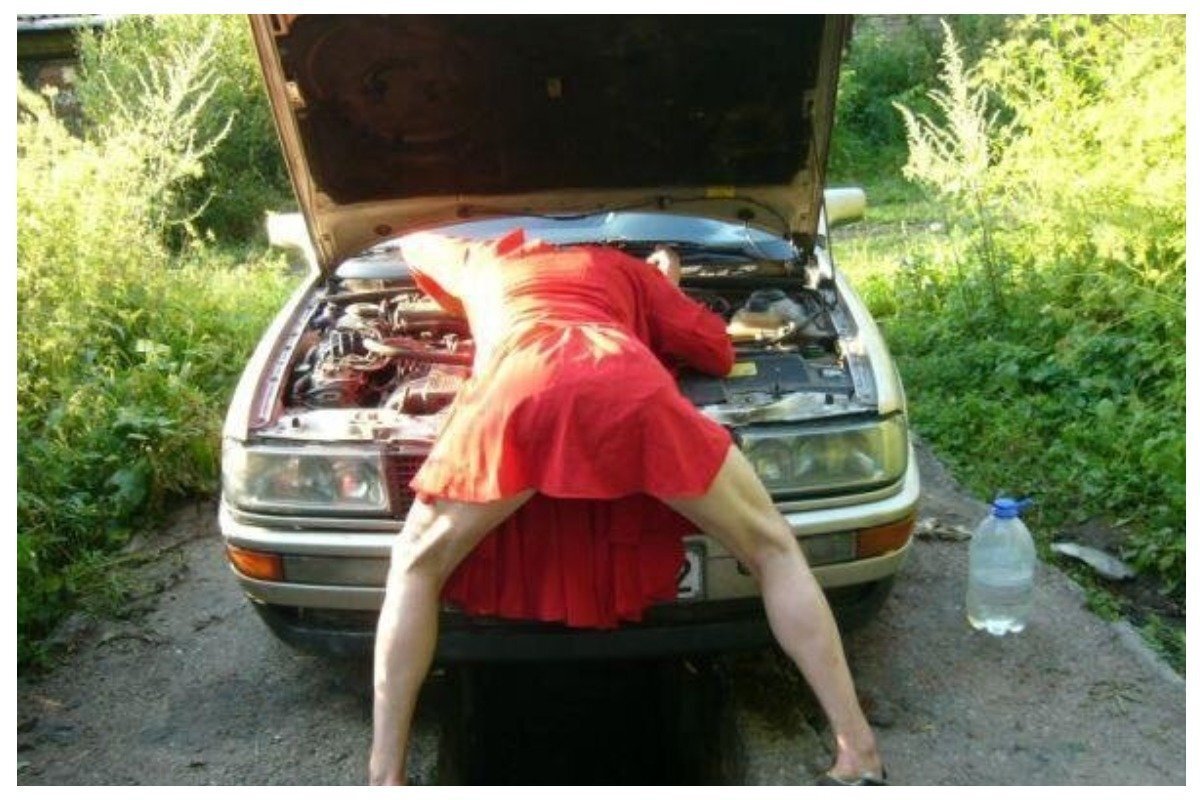 Тупые блондинки угробили машину - порно фото