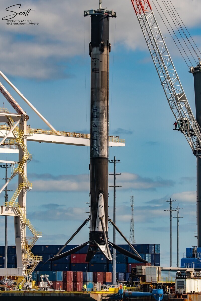 SpaceX             Falcon 9