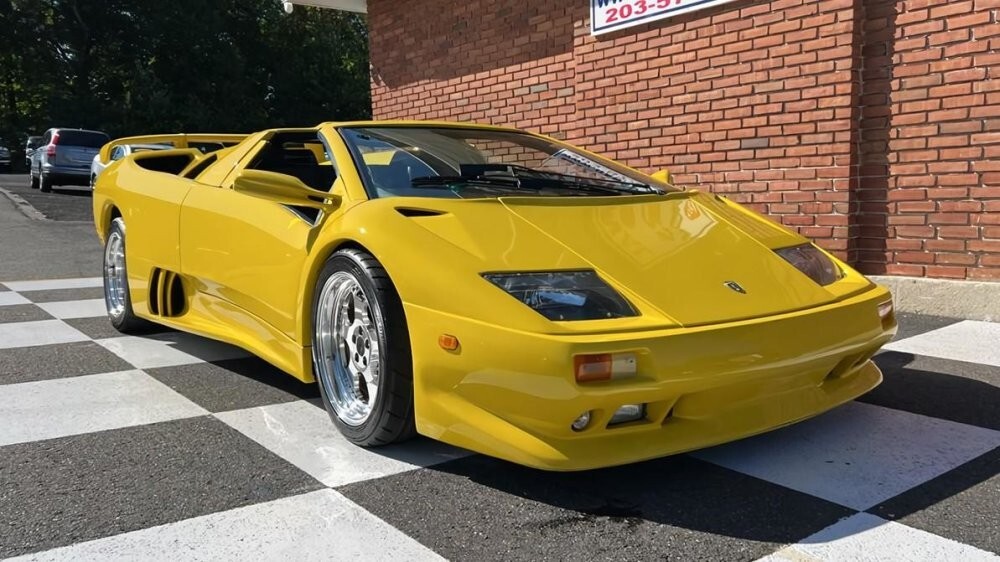  Pontiac Fiero    Lamborghini Diablo      30 000 $