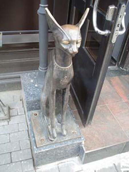Памятник котам блокадного ленинграда фото
