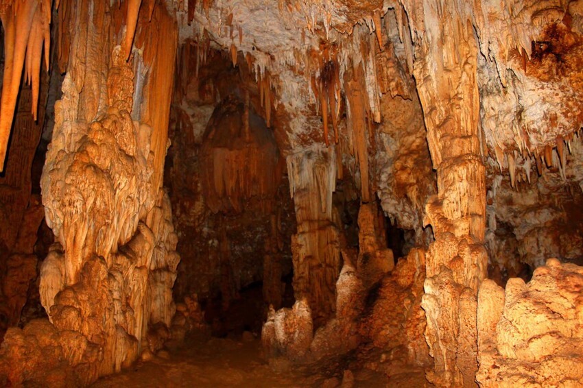 9. Пещеры-каменоломни.