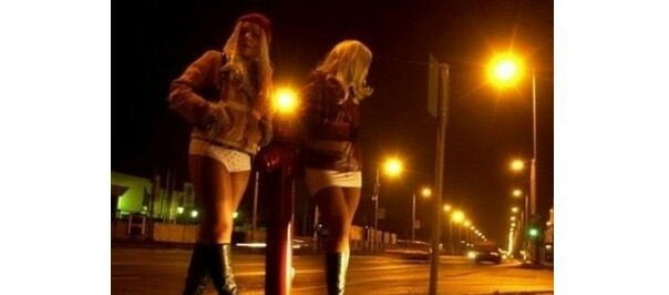 Развлечение с двумя проститутками