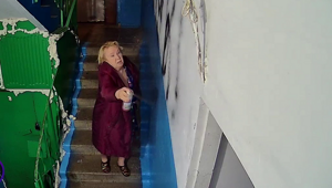 Во Владивостоке  пенсионерка разрисовала стену в подъезде нелицеприятными выражениями