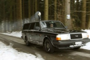 Дровяная печь в машине из Швейцарии (6 фото+видео)