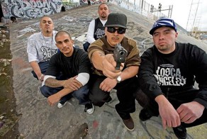 Войны банд в Лос-Анджелесе (27 фото)