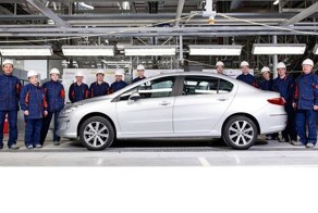 В Калуге начали сборку Peugeot 408 для российского рынка (2 фото)