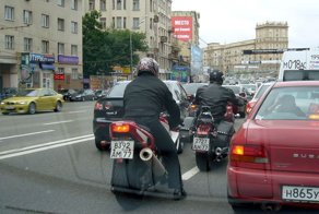 Почему мотоциклы ездят между рядов?! (5 фото+текст)