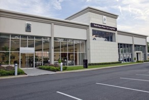 Компания Rolls-Royce открыла самый большой в мире шоу-рум (6 фото)