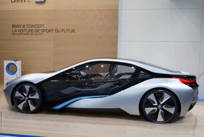 Серийный BMW i8 получит гибридный трехцилиндровый мотор (9 фото)