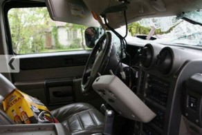 Девушка уничтожила Хаммер (4 фото)