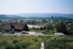 Гараж-мечта в Швейцарских горах (8 фото)