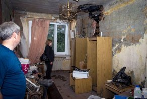 Жители города оказывают помощь погорельцам (8 фото)