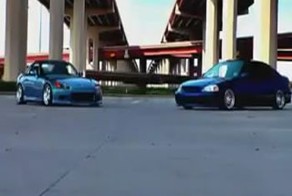 Две заряженные HondЫ