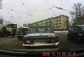 "Миксер" занесло при повороте