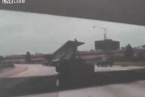 Неудачная перевозка негабаритного груза