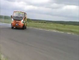 Дрифтовый фургон с мотором от Nissan 240SX