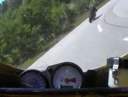 Не рассчитал скорость при повороте