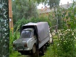 Погрузка Москвича в Газель