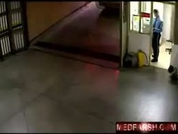 Ну вот куда полезла!?