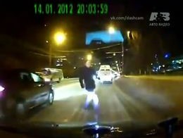 Пешеход перебегает дорогу