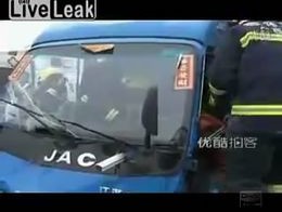 Водителя проткнуло насквозь