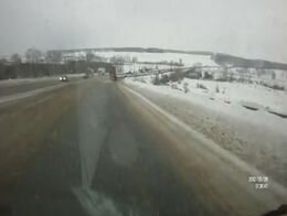 Легковушка попала под автобус