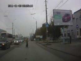 Спас бабку от наезда