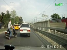 Мопед взбунтовался