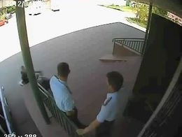 Пьяный на скутере врубился в подъезд